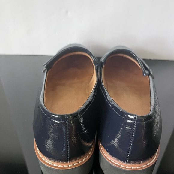 Naturalizer Glossy Navy Loafers size 10M - Picture 5 of 8